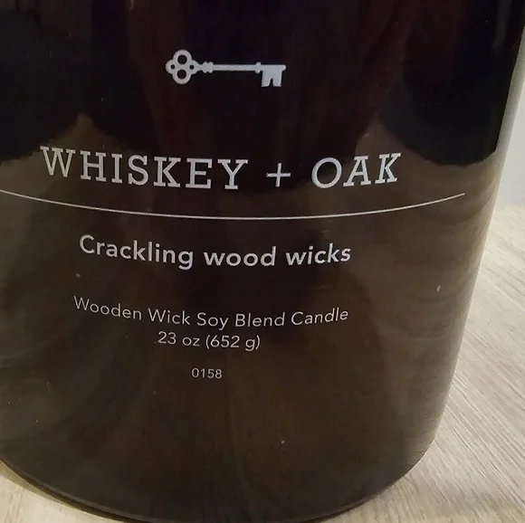 NWT Whiskey + Oak 3-Wick Wood Candle by Threshold - 23oz - Picture 2 of 5